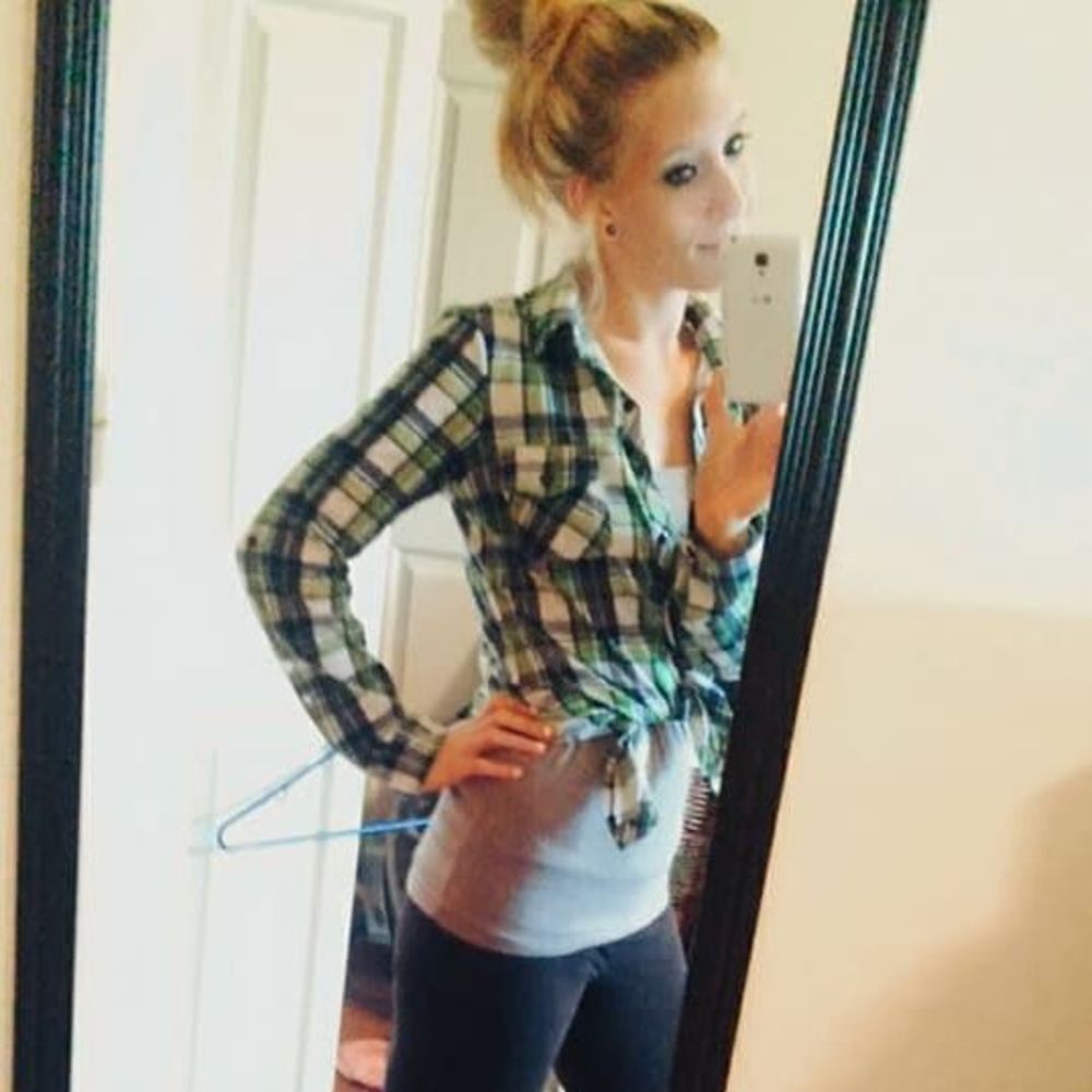 Meet your Posher, Becca